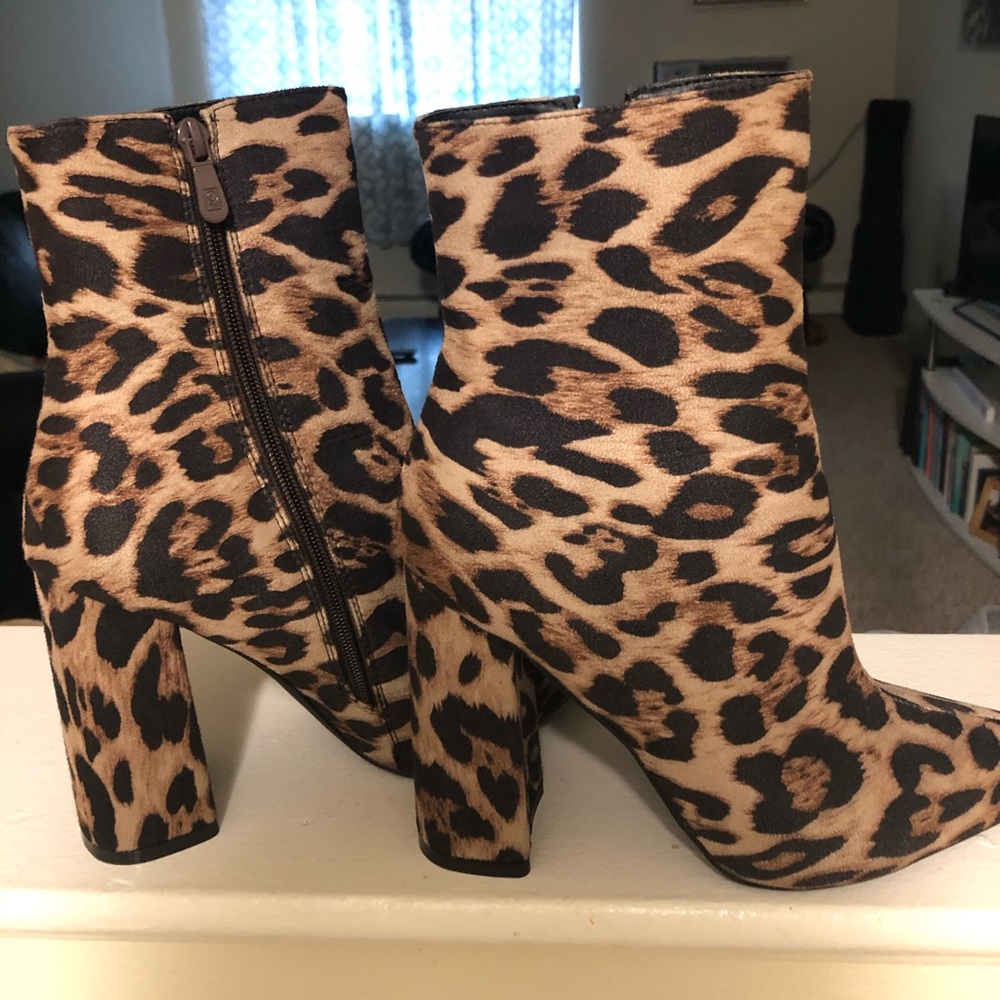 NEVER WORN: Leopard Booties